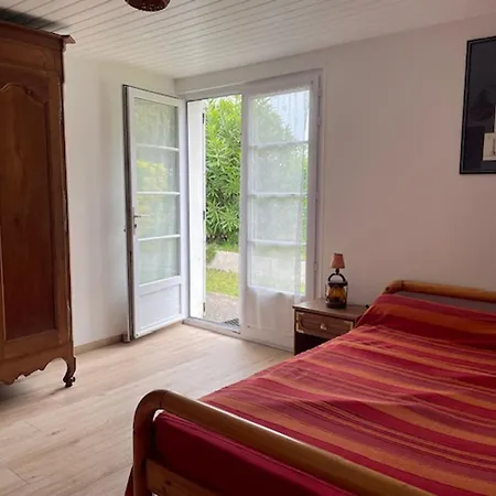 Maison Spacieuse A Barbatre, Pres De La - Fr-1-823-159 *