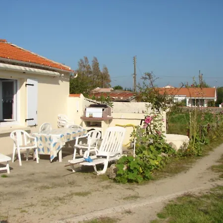 Maison Spacieuse A Barbatre, Pres De La - Fr-1-823-159 * Barbatre